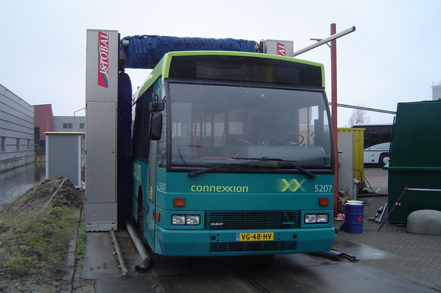 Foto van CXX Den Oudsten B88 5207 Standaardbus door wyke2207