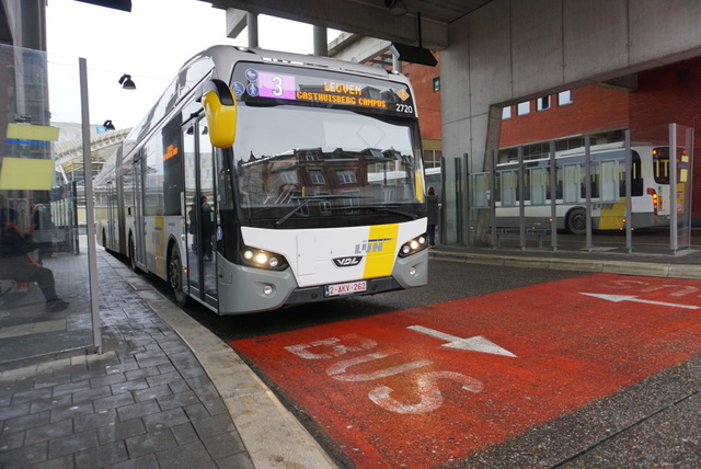 Foto van DeLijn VDL Citea SLFA-180 Hybrid 2720 Gelede bus door Delijn821