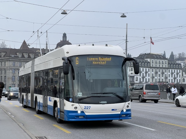 Foto van VBL Hess Swisstrolley 227 Gelede bus door Stadsbus