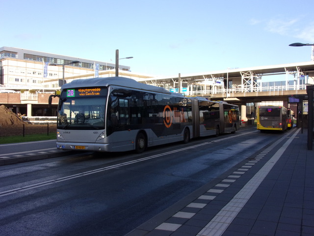 Foto van QBZ Van Hool AGG300 4201 Dubbelgelede bus door Lijn45