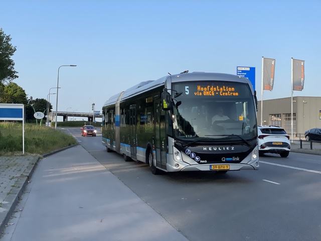Foto van QBZ Heuliez GX437 ELEC 7440 Gelede bus door M48T