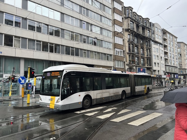Foto van DeLijn Van Hool AG300 5333 Gelede bus door Stadsbus