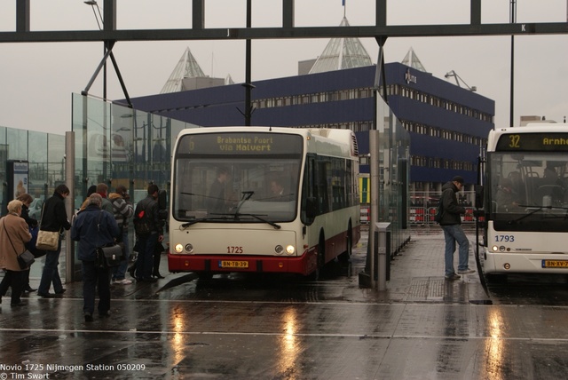 Foto van NVO Berkhof Jonckheer 1725 Standaardbus door tsov