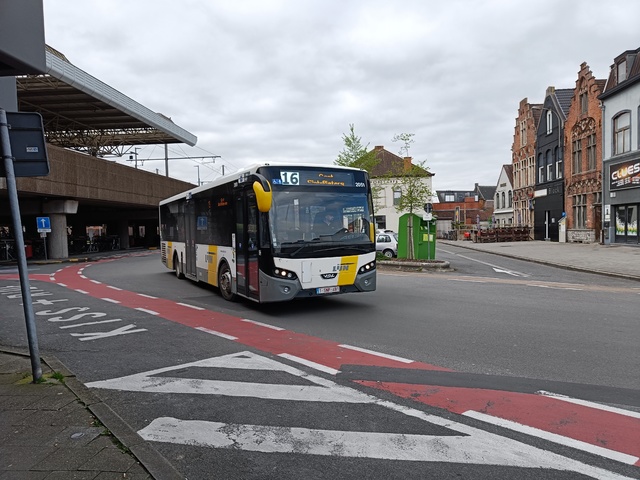 Foto van DeLijn VDL Citea SLE-120 2051 Standaardbus door BusfanTom