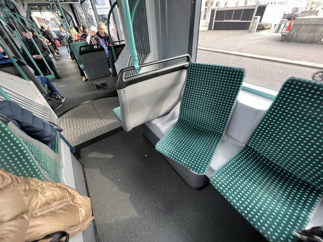 Foto van BVB Siemens Combino 324 Tram door Stadsbus