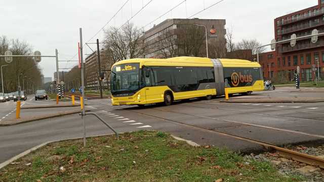 Foto van QBZ Heuliez GX437 ELEC 4808 Gelede bus door Sneltram