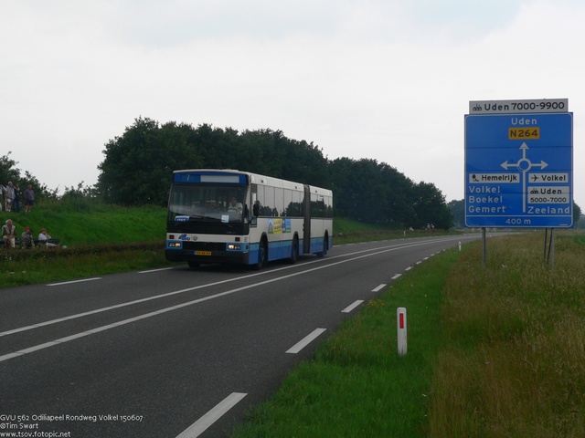 Foto van GVU Den Oudsten B88 G 562 Gelede bus door tsov