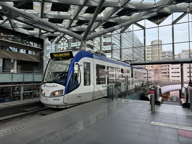 Foto van HTM RegioCitadis 4012 Tram door Stadsbus