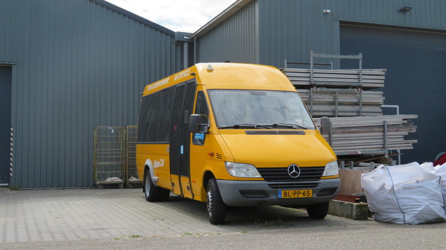 Foto van YellowCab Kusters MidCity 65 Minibus door TreinspotterUtrecht