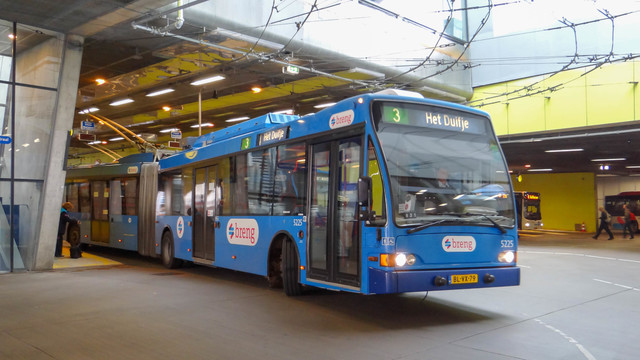 Foto van HER Berkhof Premier AT 18 5225 Gelede bus door OVdoorNederland