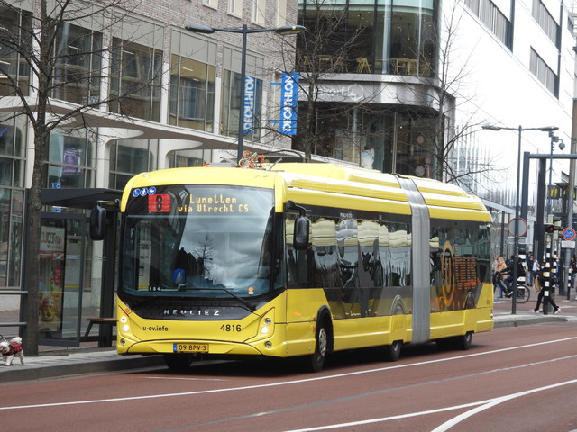 Foto van QBZ Heuliez GX437 ELEC 4816 Gelede bus door stefan188