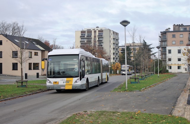 Foto van DeLijn Van Hool AG300 5257 Gelede bus door_gemaakt mauricehooikammer