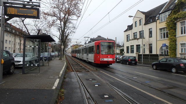 Foto van KVB Stadtbahnwagen B 2227 Tram door Perzik