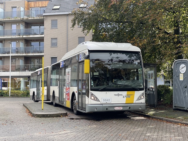 Foto van DeLijn Van Hool AG300 5042 Gelede bus door_gemaakt M48T