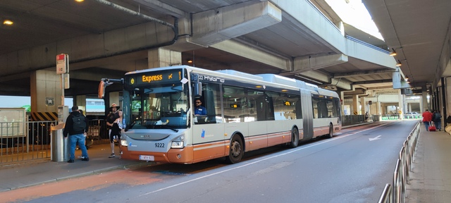 Foto van MIVB Iveco Urbanway 18 Hybrid 9222 Gelede bus door MHVentura