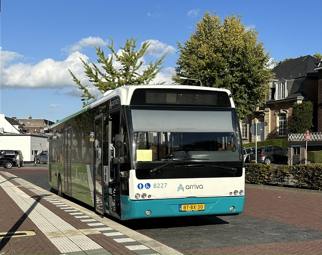 Foto van ARR VDL Ambassador ALE-120 8227 Standaardbus door Ovzuidnederland