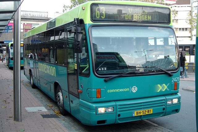 Foto van CXX Den Oudsten B95 2421 Standaardbus door wyke2207