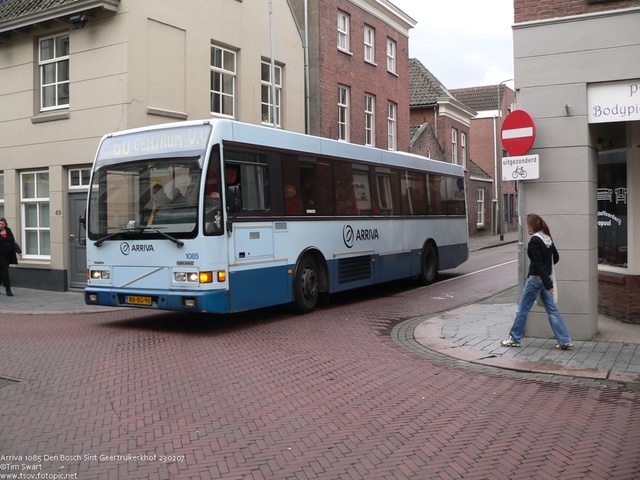 Foto van ARR Berkhof 2000NL 1085 Standaardbus door tsov