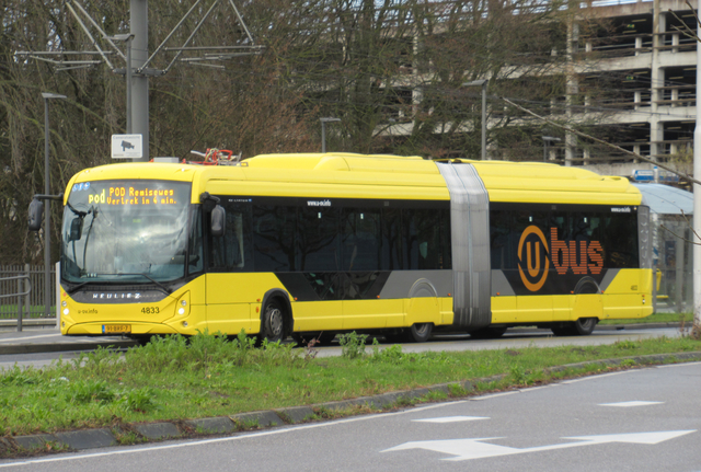 Foto van QBZ Heuliez GX437 ELEC 4833 Gelede bus door RKlinkenberg