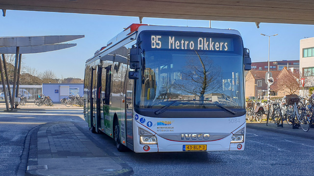 Foto van EBS Iveco Crossway LE CNG (12mtr) 5084 Standaardbus door MetroRET