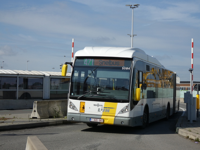 Foto van DeLijn Van Hool AG300 5584 Gelede bus door_gemaakt Delijn821