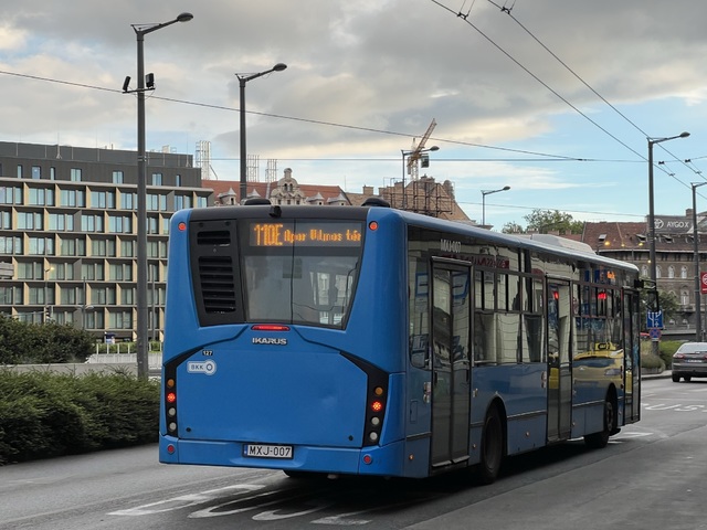 Foto van BKK Ikarus V127 7 Standaardbus door Stadsbus