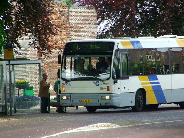 Foto van HER Den Oudsten B95 8006 Standaardbus door ZO1991