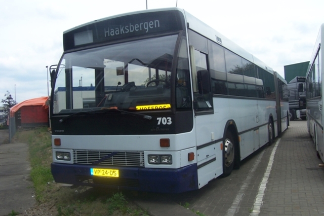 Foto van Vreebos Den Oudsten B88 G 703 Gelede bus door PEHBusfoto