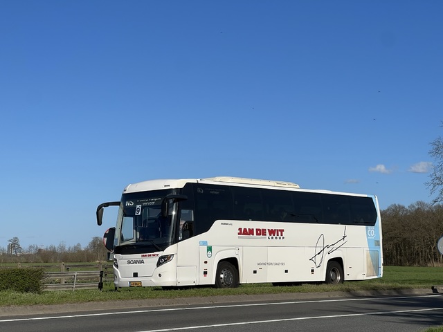 Foto van JdW Scania Touring 421 Touringcar door Stadsbus