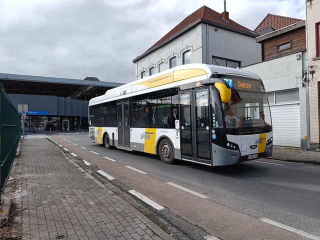Foto van DeLijn VDL Citea SLE-120 Hybrid 2282 Standaardbus door BusfanTom