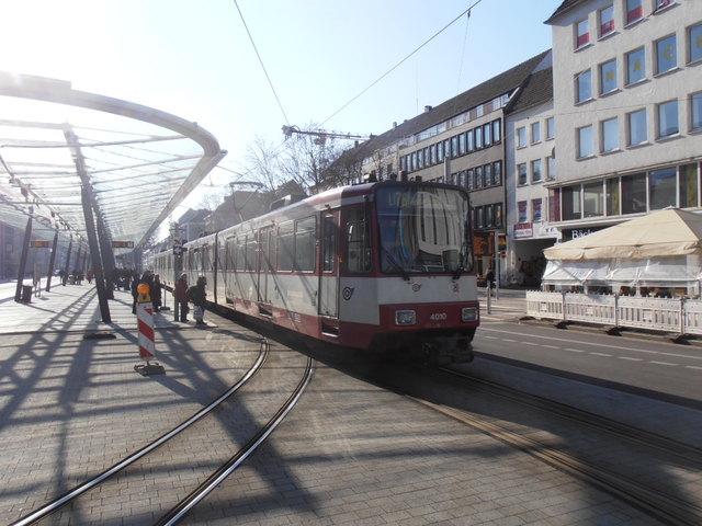 Foto van Rheinbahn Stadtbahnwagen B 4010 Tram door_gemaakt Perzik