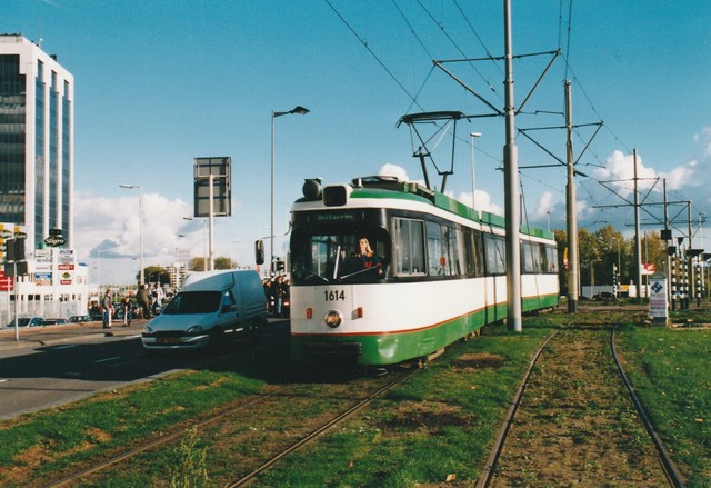 Foto van RET Rotterdamse Düwag GT8 1614 Tram door JanWillem