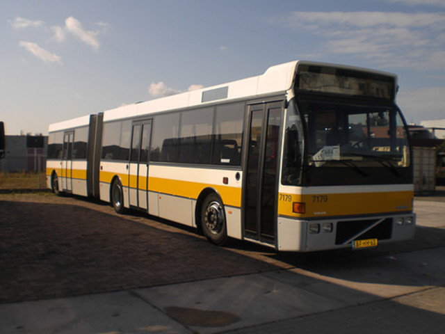 Foto van SWT Berkhof Duvedec G 71 Gelede bus door Stephen