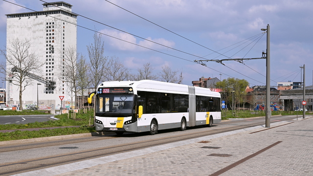 Foto van DeLijn VDL Citea SLFA-180 Hybrid 2640 Gelede bus door WDaelmans