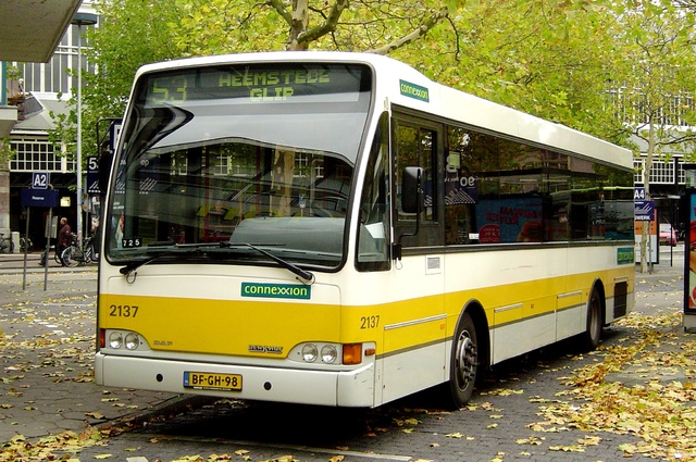 Foto van CXX Berkhof 2000NL 2137 Standaardbus door wyke2207