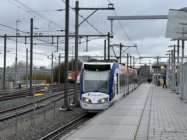 Foto van HTM RegioCitadis 4032 Tram door Stadsbus