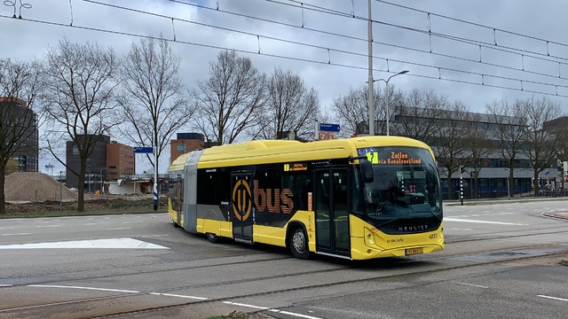 Foto van QBZ Heuliez GX437 ELEC 4833 Gelede bus door_gemaakt Stadsbus