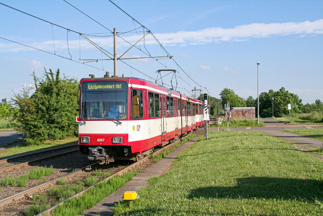 Foto van Rheinbahn Stadtbahnwagen B 4257 Tram door Martin