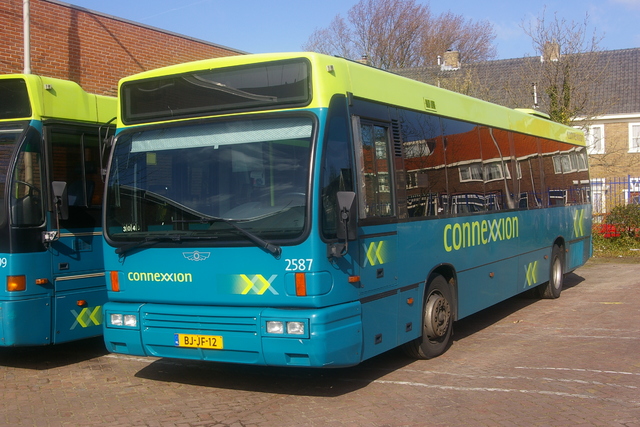Foto van CXX Den Oudsten B95 2587 Standaardbus door wyke2207