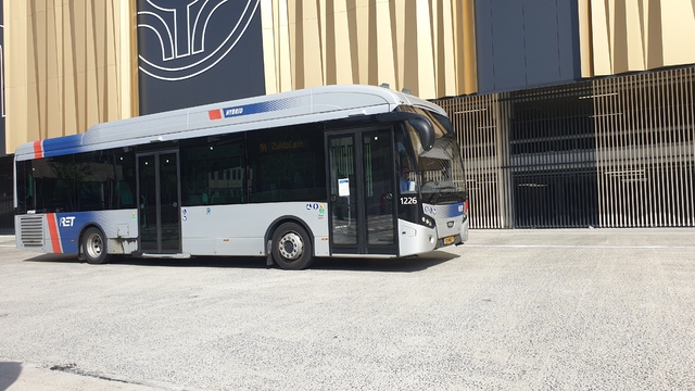 Foto van RET VDL Citea SLE-120 Hybrid 1226 Standaardbus door OVfotoNL