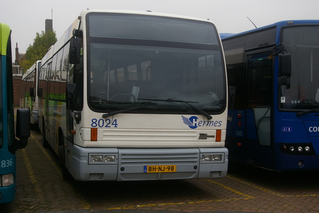 Foto van CXX Den Oudsten B95 8024 Standaardbus door wyke2207