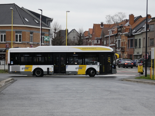 Foto van DeLijn VDL Citea SLE-120 Hybrid 2617 Standaardbus door Delijn821