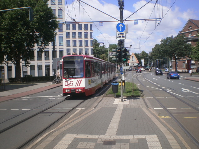 Foto van DVG Düwag GT10NC-DU 1027 Tram door_gemaakt Perzik