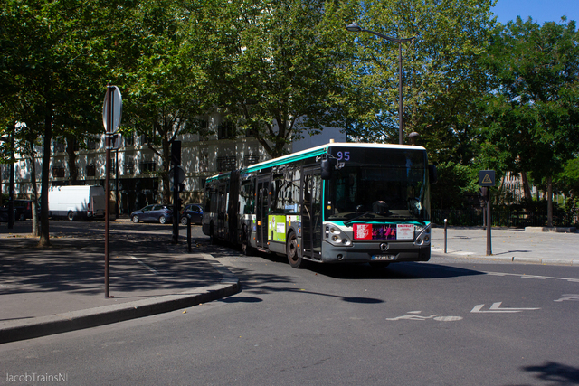 Foto van RATP Irisbus Citelis (18mtr) 1667 Gelede bus door_gemaakt JacobTrains