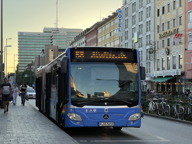 Foto van MVG Mercedes-Benz Citaro G 5658 Gelede bus door_gemaakt Stadsbus