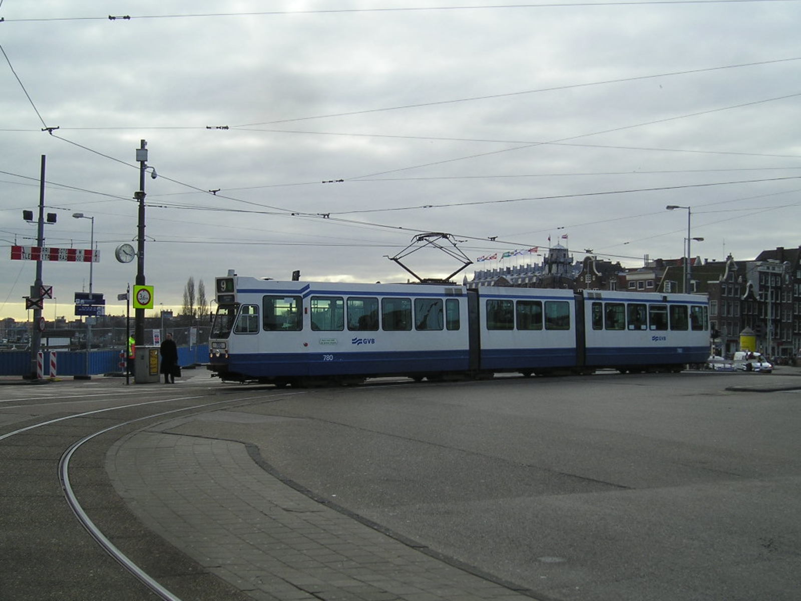 Foto van GVB 9- & 10G-tram 780
