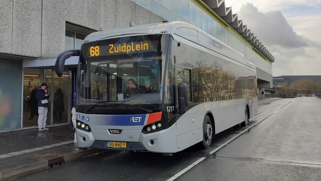 Foto van RET VDL Citea SLE-120 Hybrid 1217 Standaardbus door EdwinBeijeman
