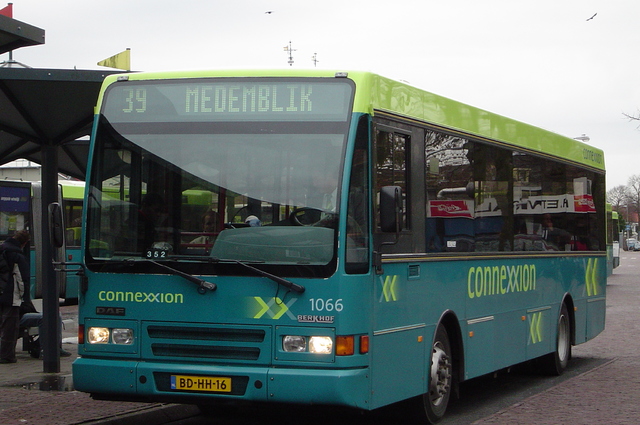 Foto van CXX Berkhof 2000NL 1066 Standaardbus door wyke2207