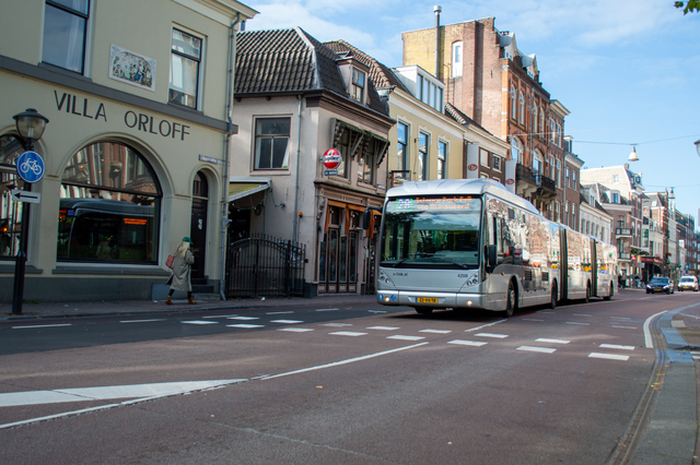 Foto van QBZ Van Hool AGG300 4208 Dubbelgelede bus door BuschauffeurUtrecht