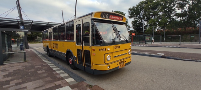 Foto van 1698 Leyland-Den Oudsten Standaardstreekbus 1698 Standaardbus door TheAgedGamer
